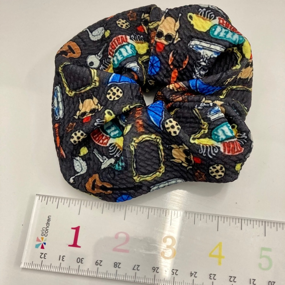 **5 for $25** bundle me! Friends TV black central perk scrunchie